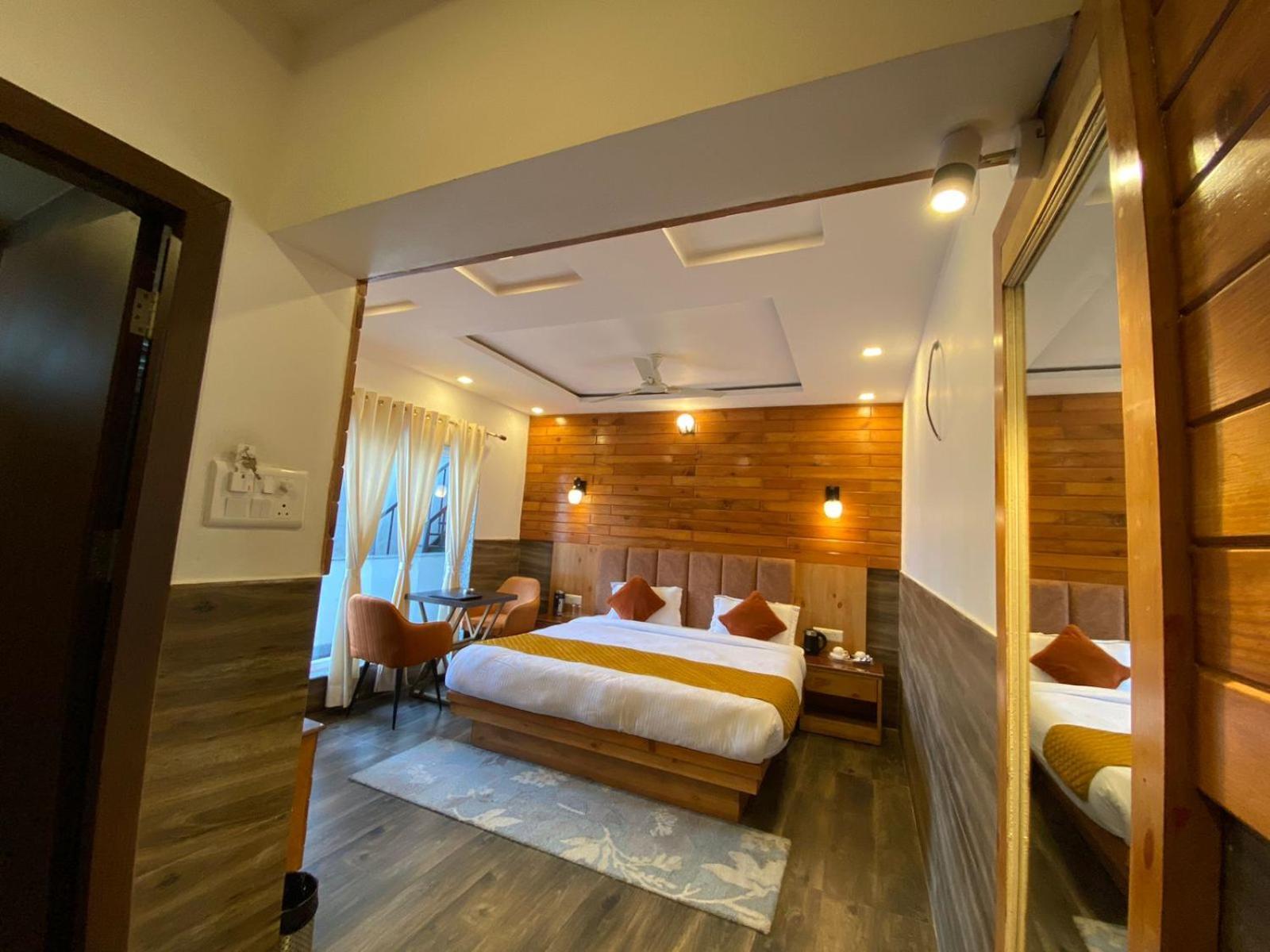 The Aesthetic Hotel & Restaurant Bhīm Tāl Eksteriør bilde